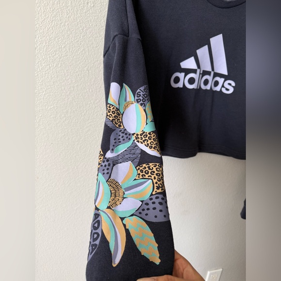 Adidas Cropped Crewneck Sweatshirt Floral Graphic Sleeves | XS - Picture 4 of 11